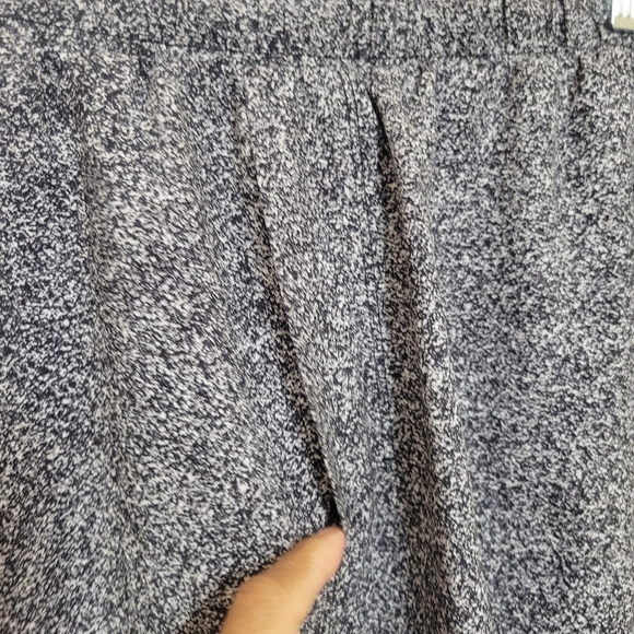 Lululemon Surge men's shorts size xl. - Picture 6 of 10